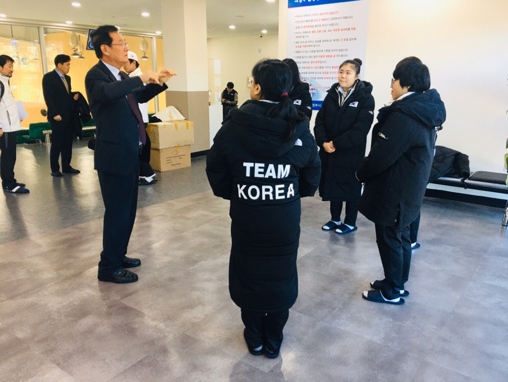 19-1205 2019 동계 데플림픽 컬링 선수단 격려방문(6).jpg