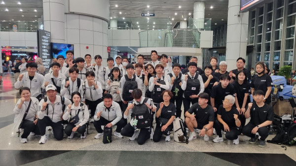 11.29 볼링,축구,탁구팀 출국 (1).jpg