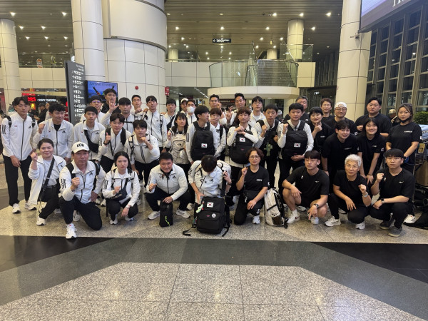11.29 볼링,축구,탁구팀 출국 (2).jpg