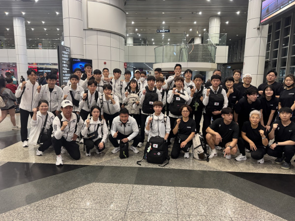 11.29 볼링,축구,탁구팀 출국 (3).jpg