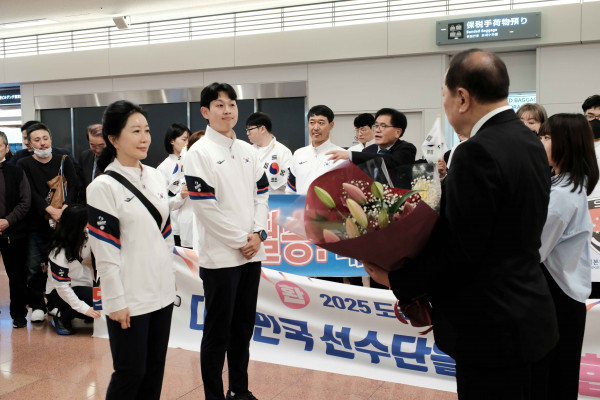 본부 입국 민단 환영식1.JPG