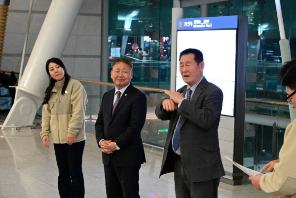 20240227_인천국제공항 제1터미널 3층_출영식_(한국농아인스포츠연맹 이종학 회장) (1).jpg