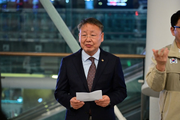 20240227_인천국제공항 제1터미널 3층_출영식_격려사 (양충연 사무총장) (2).jpg